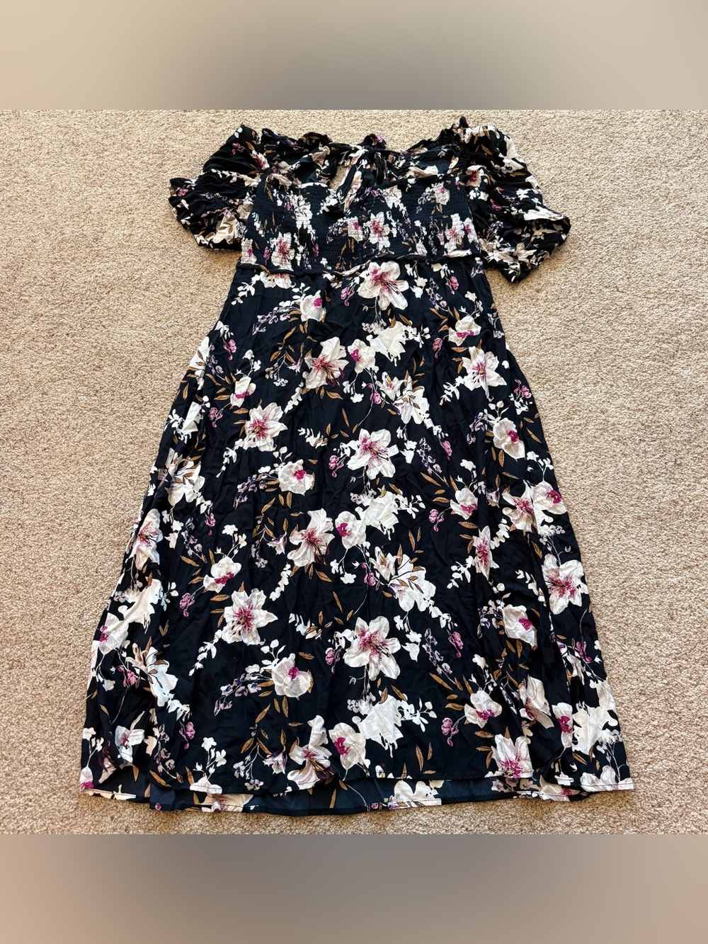 By Anthropologie Puff-Sleeve Smocked Midi Dress in Black Floral Size XL - Picture 3 of 5